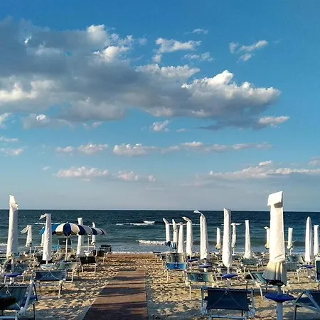 Senigallia, Trilocale Sul Mare Con Inclusa - Se005